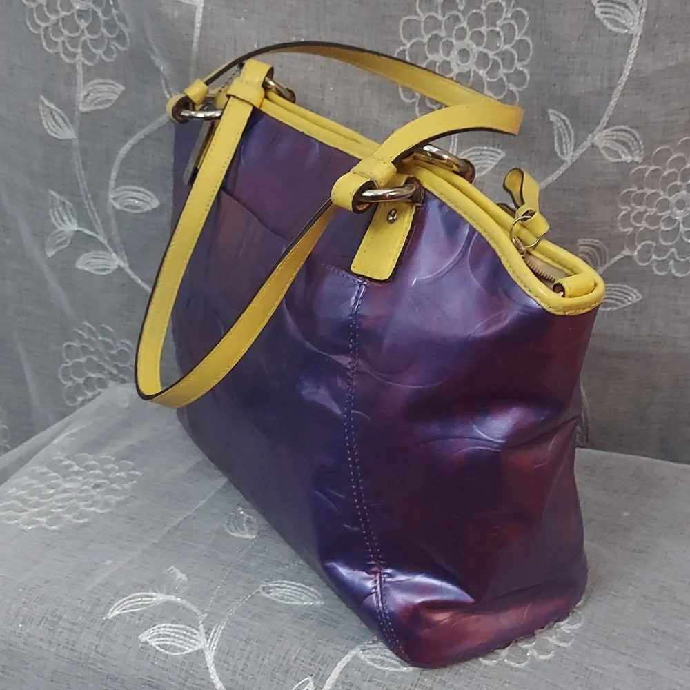 Coach embossed tote - Picture 5 of 8